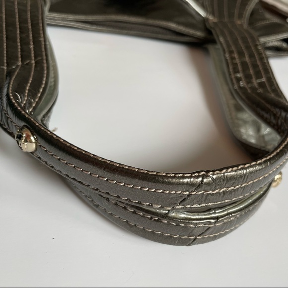 Pewter Kathy Van Zeeland large tote bag with zipper closure like new - Picture 4 of 9